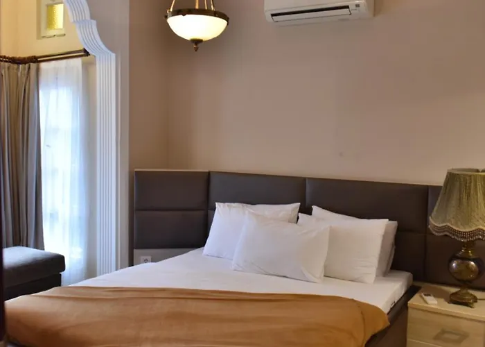 Hermes Country Club מלון *